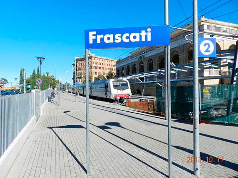 Photographie de la gare de trains à Frascati
