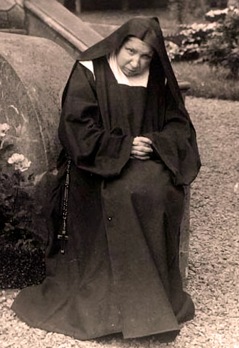 Photographie d'époque avec Anna Goyer, S. Anne de Jésus, au Carmel de Lisieux